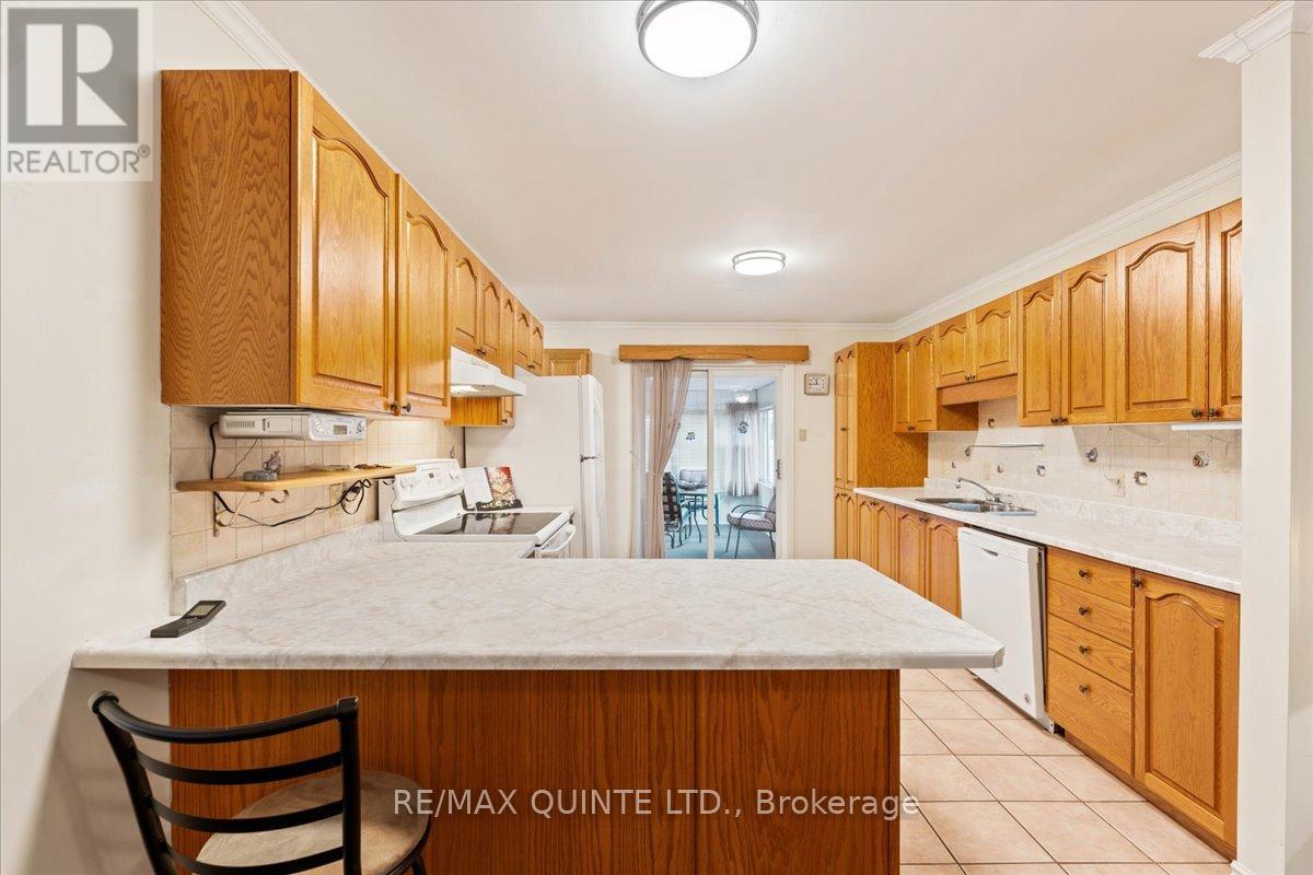 16 Maple Avenue, Prince Edward County (Picton Ward), Ontario  K0K 2T0 - Photo 10 - X12782934