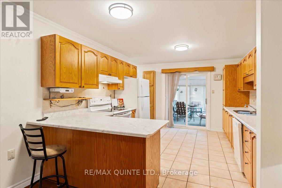 16 Maple Avenue, Prince Edward County (Picton Ward), Ontario  K0K 2T0 - Photo 11 - X12782934