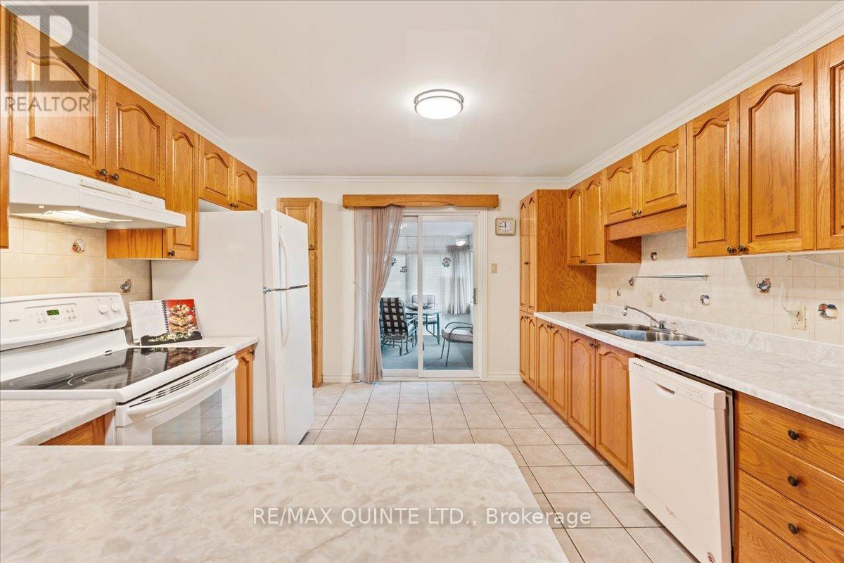 16 Maple Avenue, Prince Edward County (Picton Ward), Ontario  K0K 2T0 - Photo 12 - X12782934