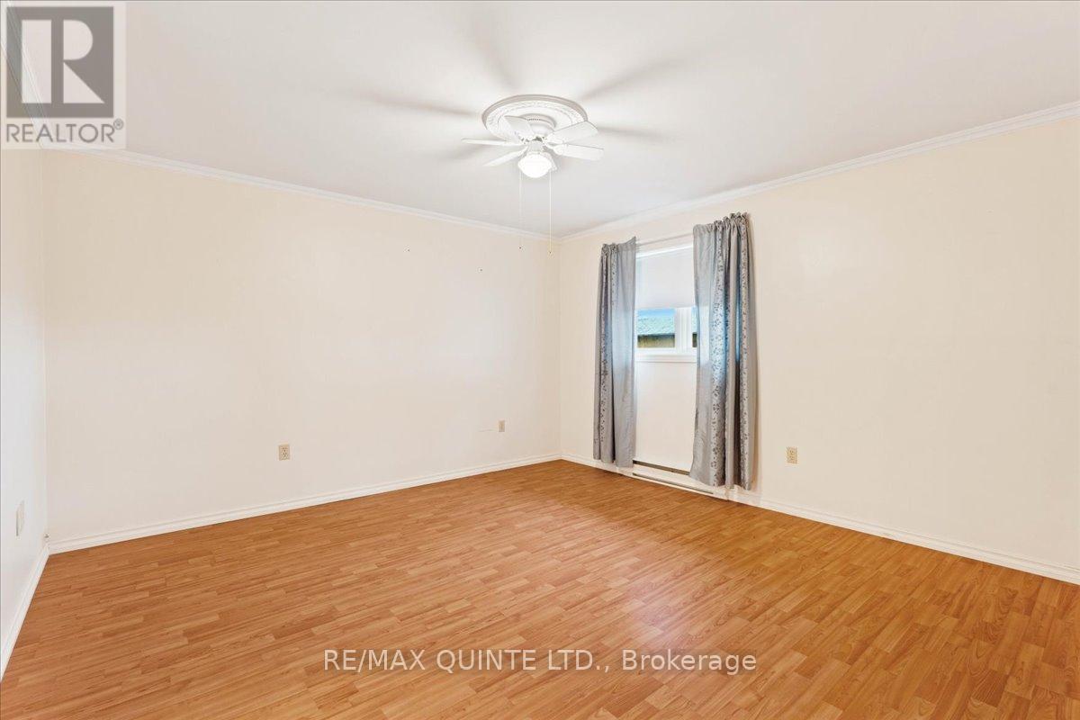 16 Maple Avenue, Prince Edward County (Picton Ward), Ontario  K0K 2T0 - Photo 22 - X12782934