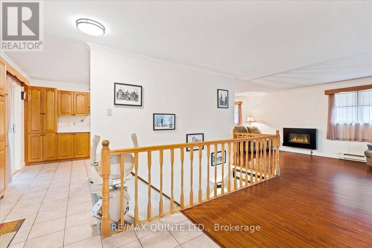 16 Maple Avenue, Prince Edward County (Picton Ward), Ontario  K0K 2T0 - Photo 5 - X12782934