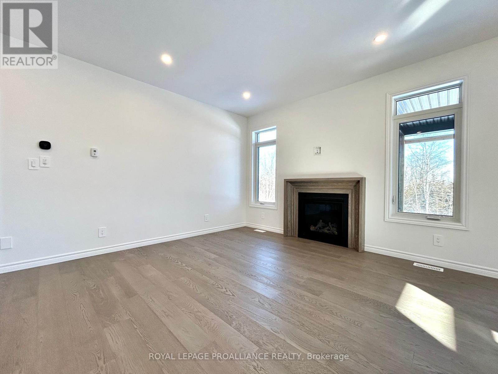 134 Stonecrest Boulevard, Quinte West (Sidney Ward), Ontario  K8R 0B4 - Photo 4 - X12782970