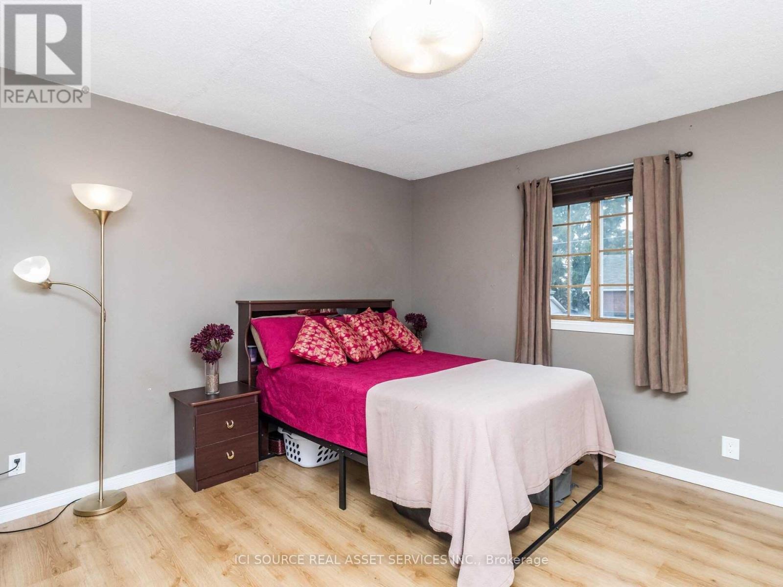 26 Mcmurchy Avenue S, Brampton, Ontario  L6Y 1Y3 - Photo 10 - W12782756