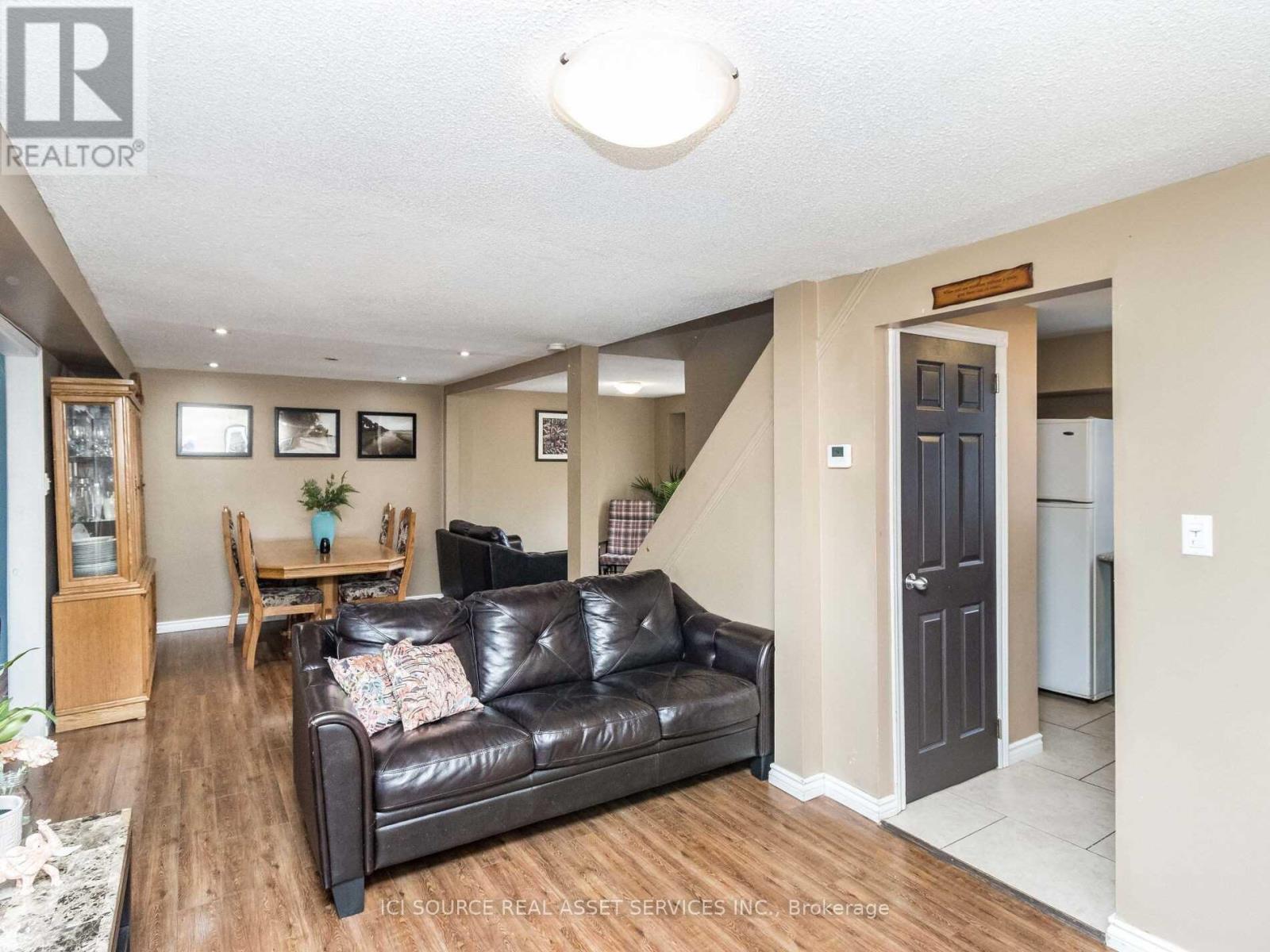 26 Mcmurchy Avenue S, Brampton, Ontario  L6Y 1Y3 - Photo 18 - W12782756