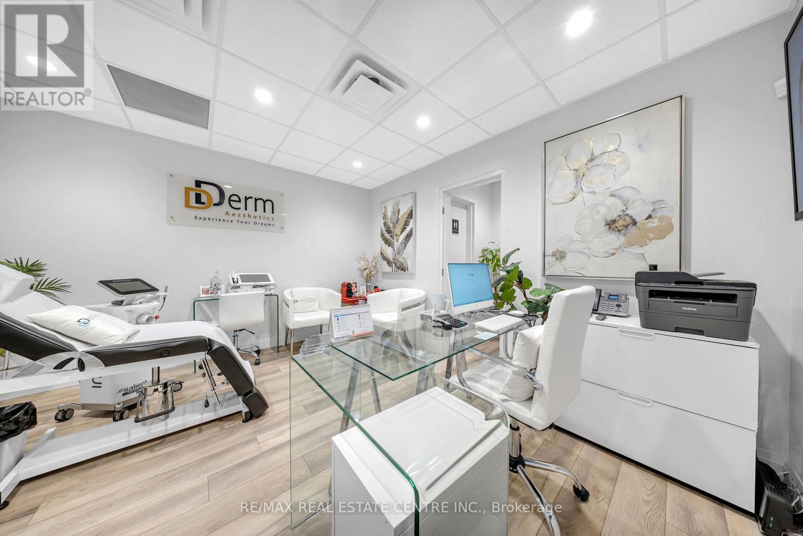 761 Brant Street, Burlington, Ontario  L7R 2H7 - Photo 7 - W12782788