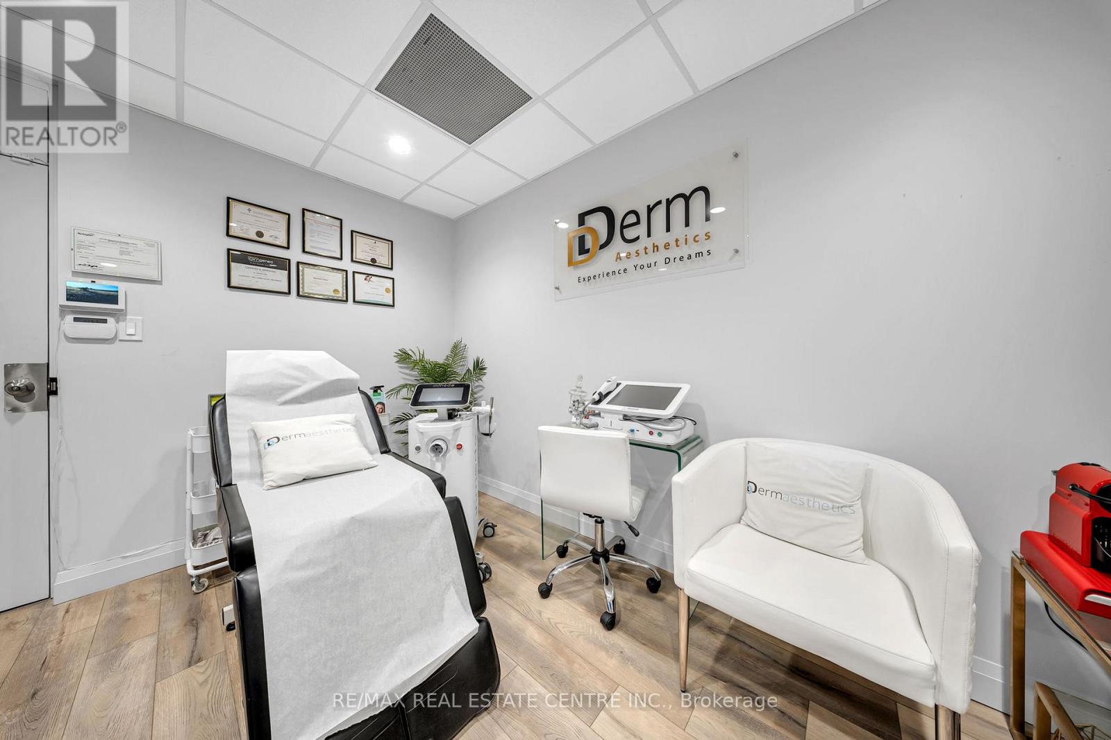 761 Brant Street, Burlington, Ontario  L7R 2H7 - Photo 9 - W12782788