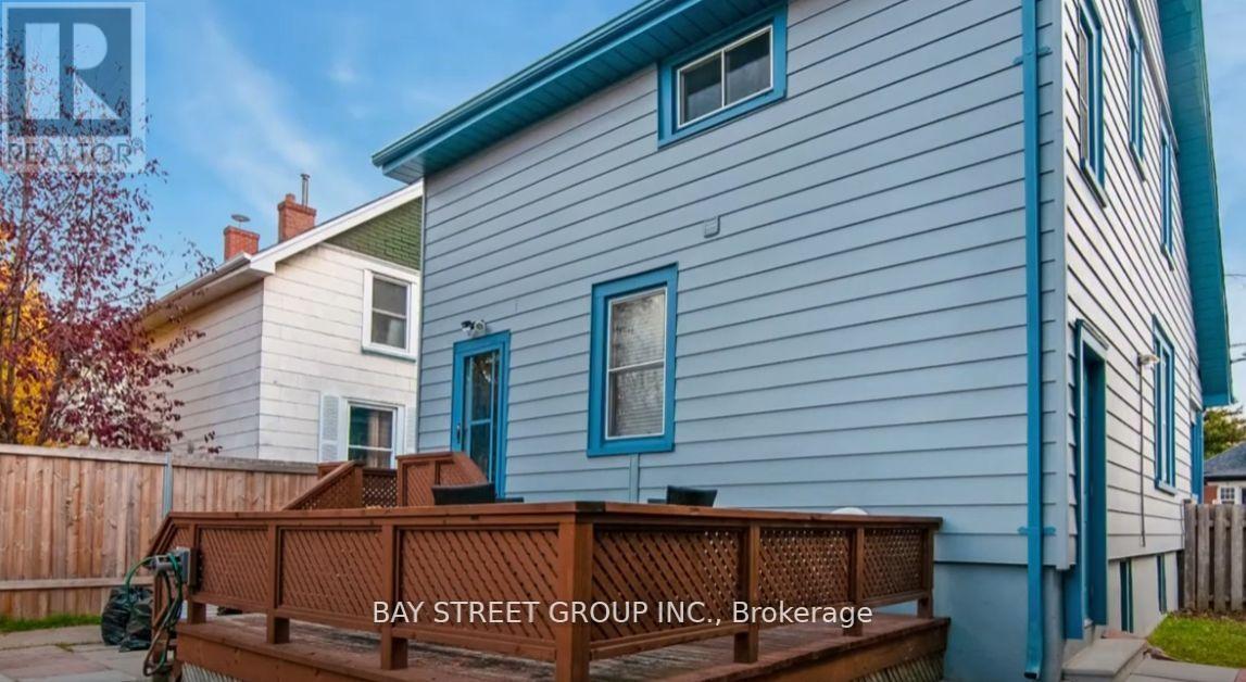 Upper - 92 Nelson Street W, Brampton, Ontario  L6X 1W2 - Photo 3 - W12782814