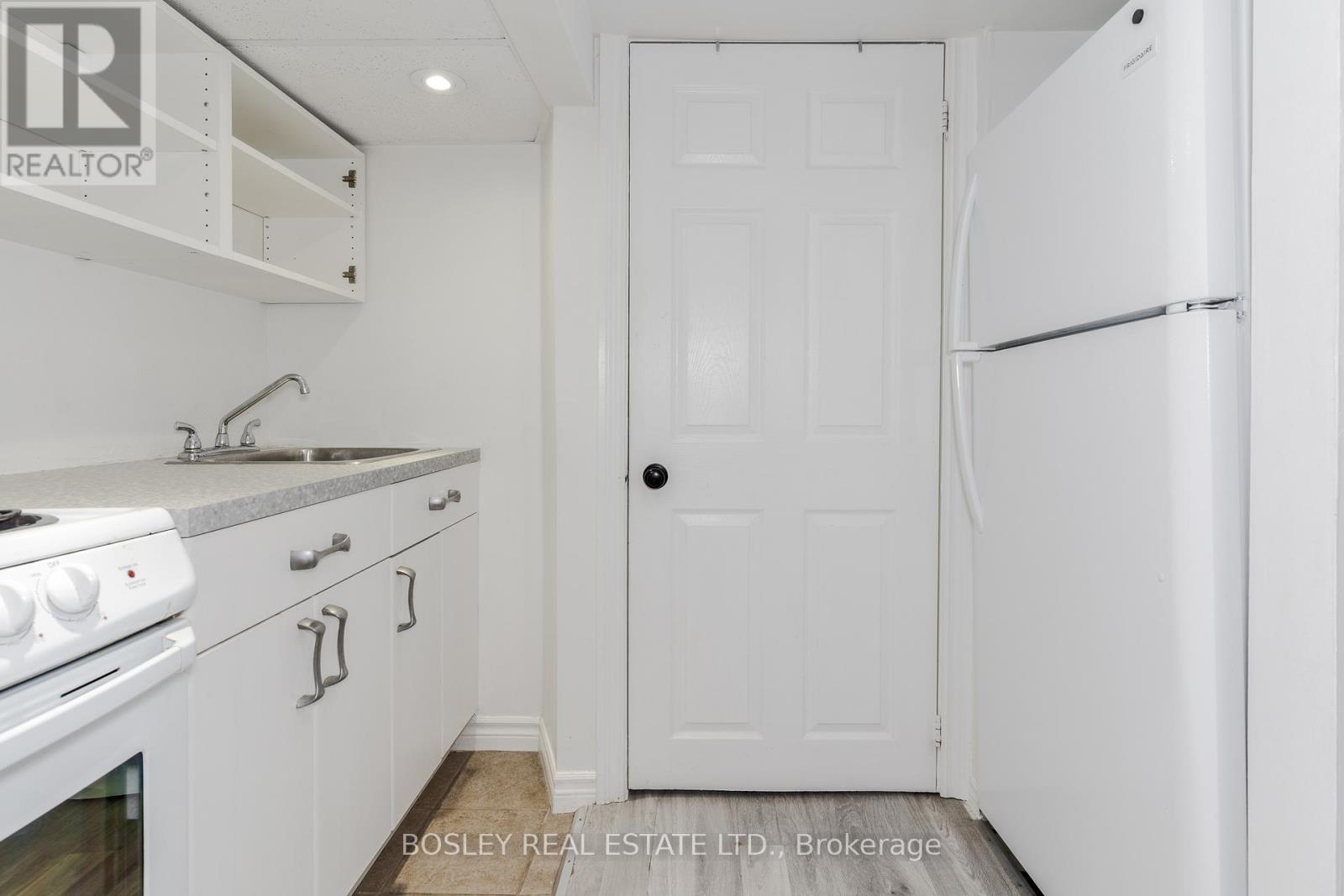Lower - 1154 Dovercourt Road, Toronto, Ontario  M6H 2X9 - Photo 11 - W12782820