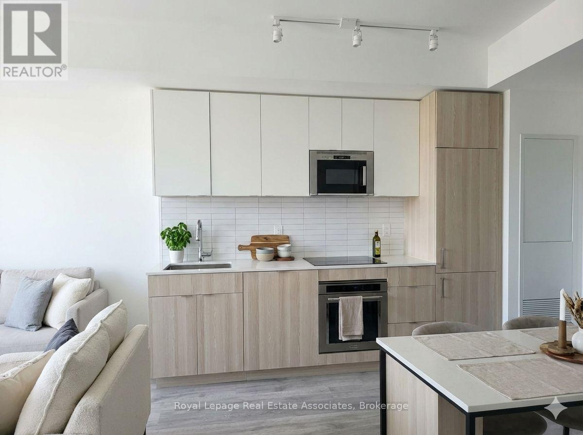 1215 - 220 Missinnihe Way, Mississauga (Port Credit), Ontario  L5H 0A9 - Photo 6 - W12782840