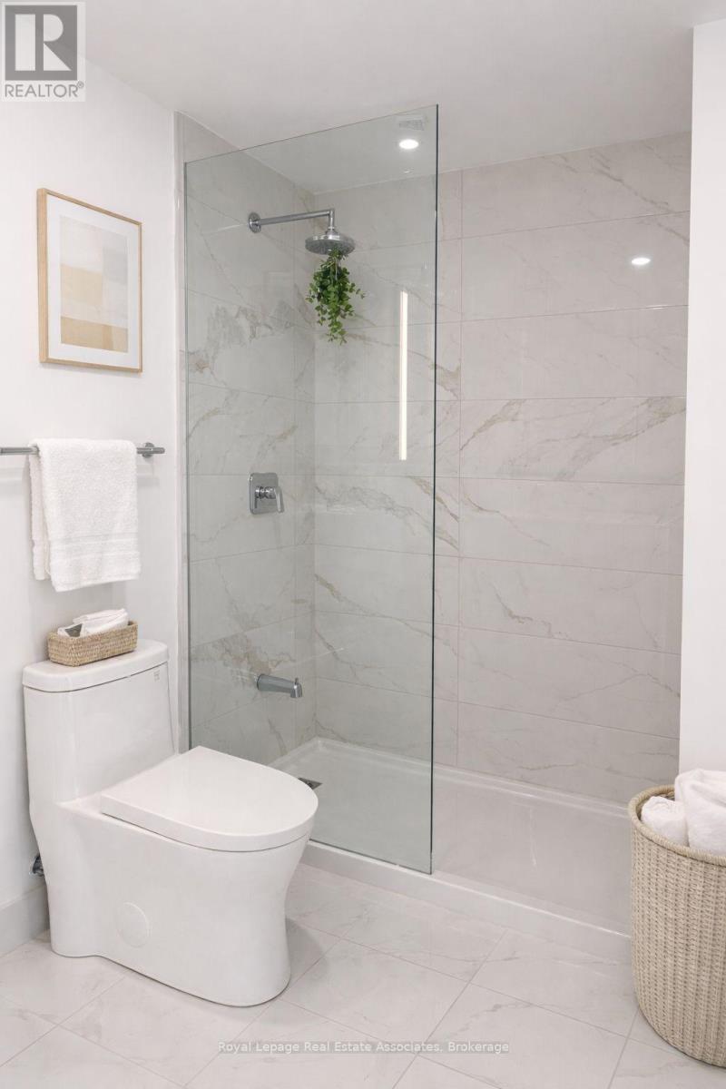 1215 - 220 Missinnihe Way, Mississauga (Port Credit), Ontario  L5H 0A9 - Photo 8 - W12782840