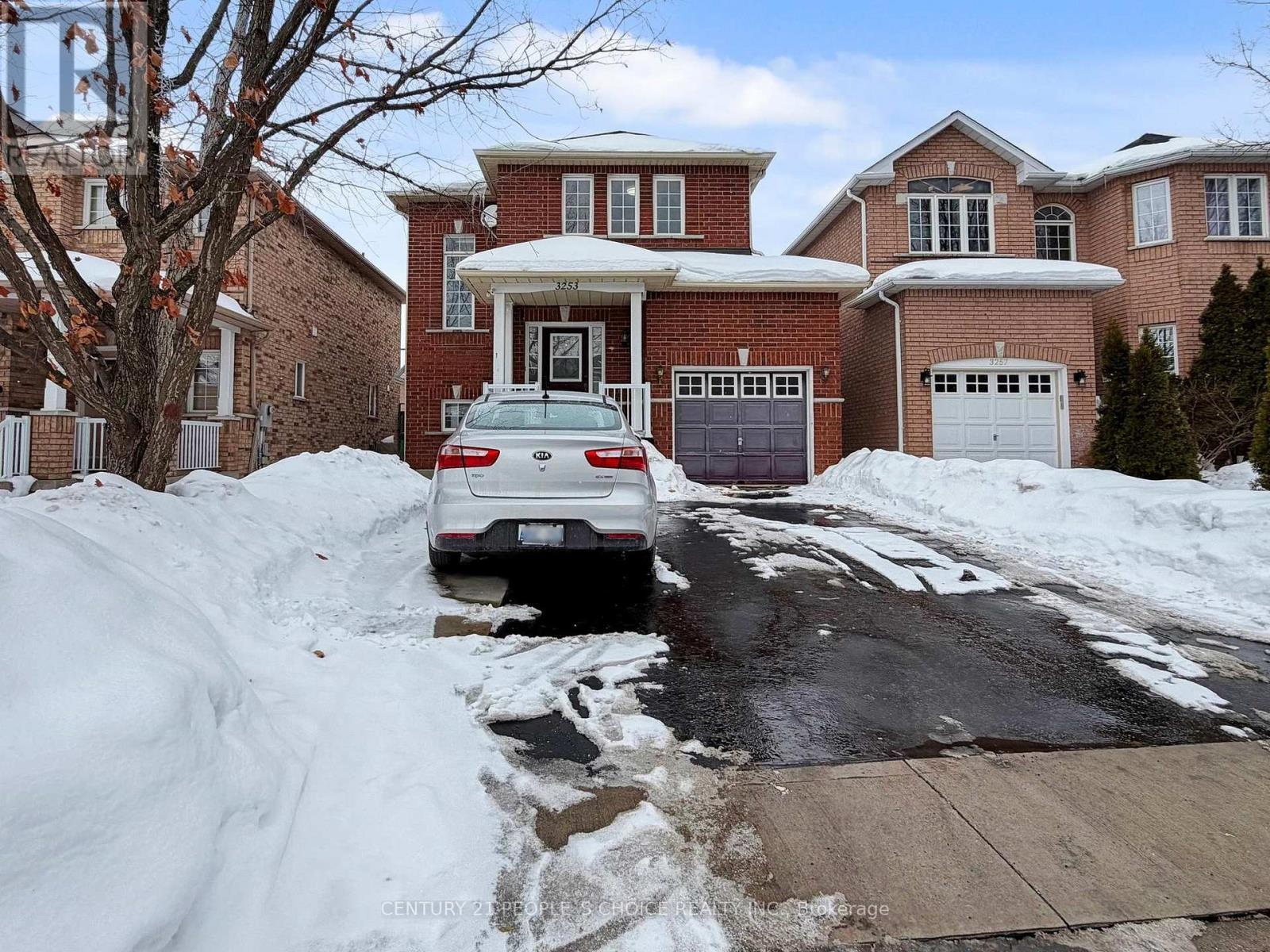 3253 Bruzan Crescent, Mississauga, Ontario  L5N 8E7 - Photo 1 - W12782856
