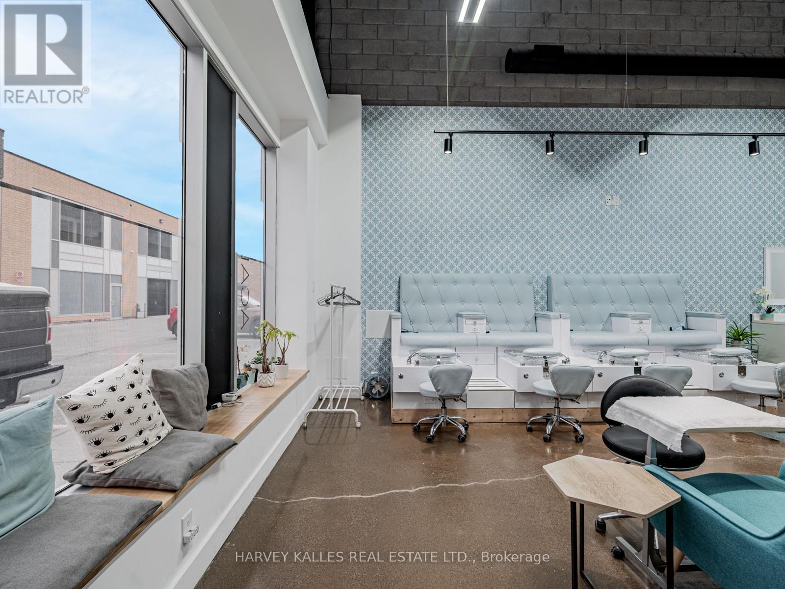 57 - 1215 Queensway E, Mississauga, Ontario  L4Y 0G4 - Photo 4 - W12782860