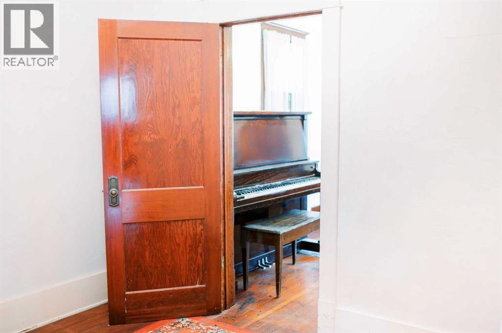 4406 47 Avenue, Stettler, Alberta  T4K 0B7 - Photo 34 - A2252007