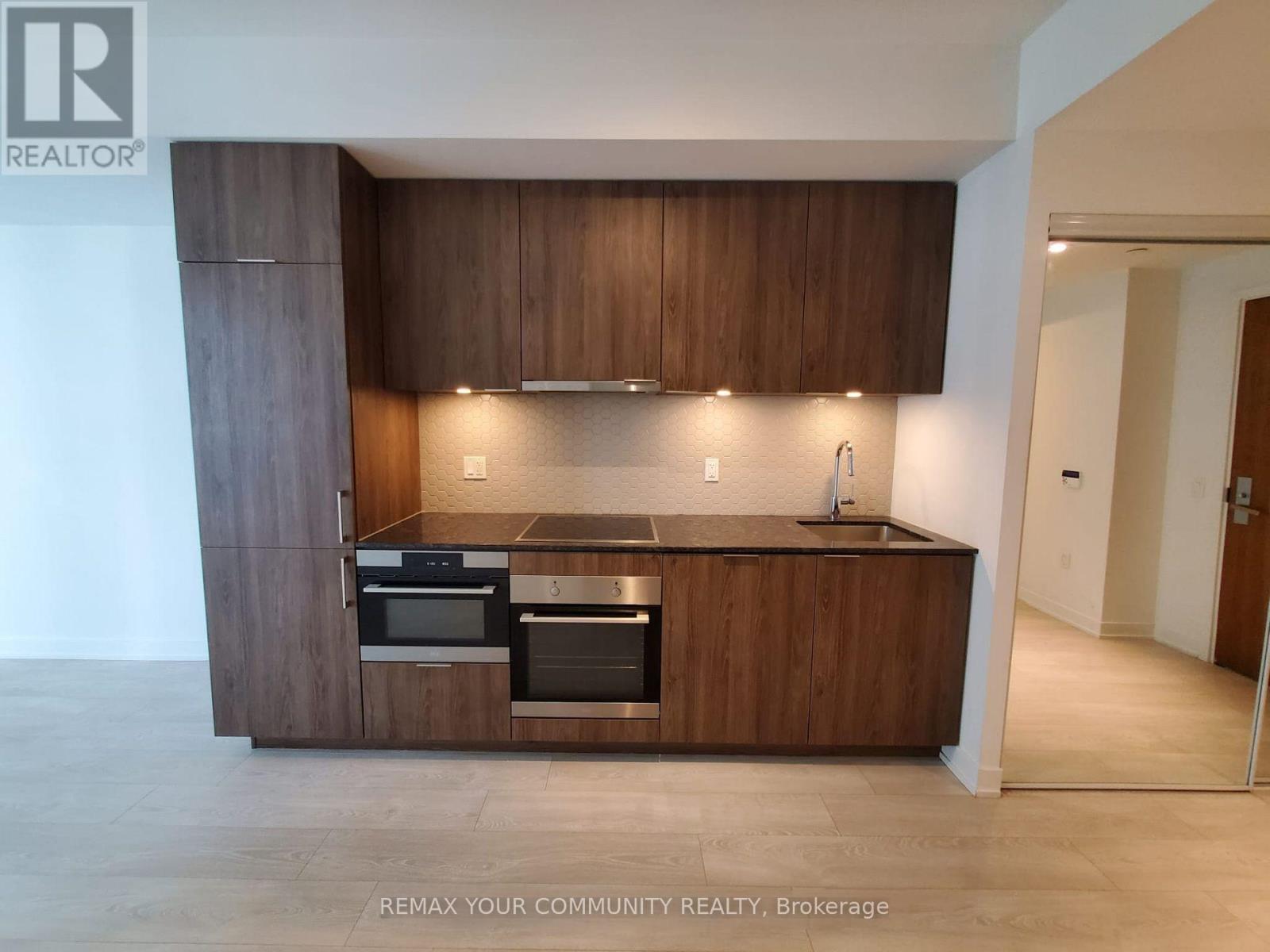 408 - 15 Queens Quay E, Toronto, Ontario  M5E 0C5 - Photo 3 - C12782714