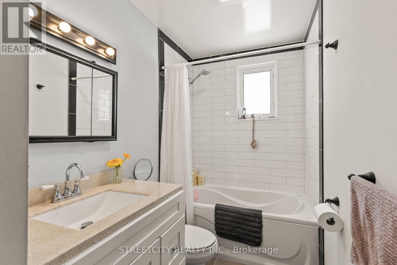 2632 Catherine Street, Thames Centre, Ontario  N0L 1G4 - Photo 13 - X12783068