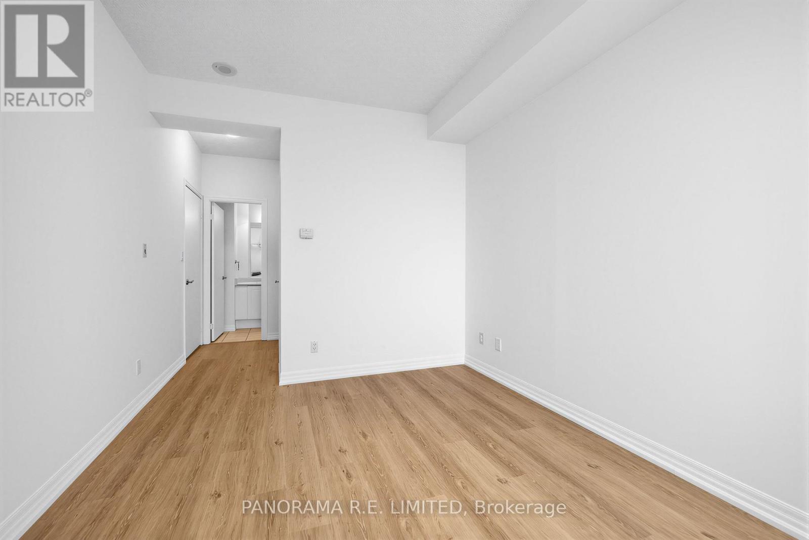 1705 - 1359 Rathburn Road E, Mississauga (Rathwood), Ontario  L4W 5P7 - Photo 12 - W12778332