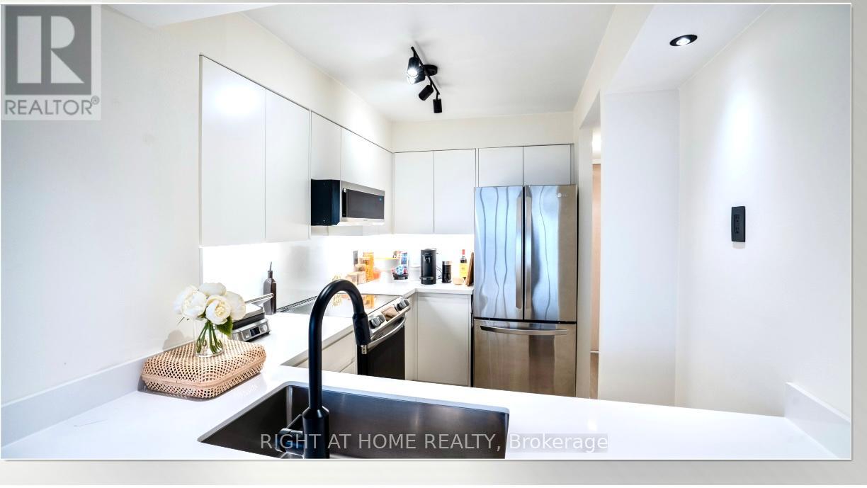 1705 - 50 Eglinton Avenue, Mississauga, Ontario  L5R 3P5 - Photo 10 - W12646384