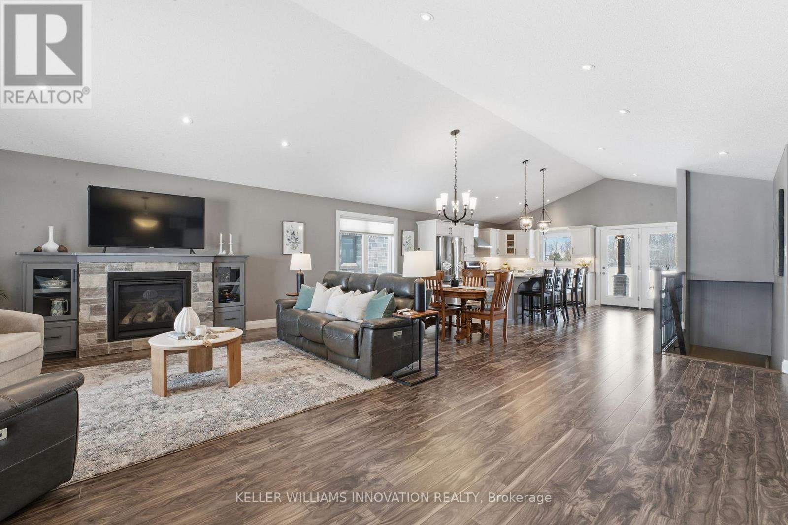 525 Krotz Street E, North Perth, Ontario  N4W 0E4 - Photo 11 - X12782754