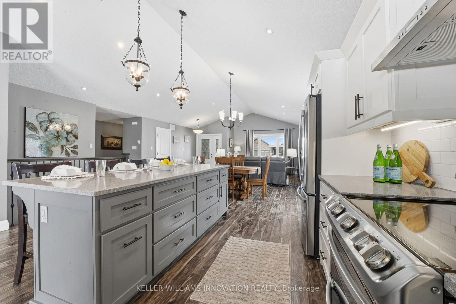 525 Krotz Street E, North Perth, Ontario  N4W 0E4 - Photo 14 - X12782754