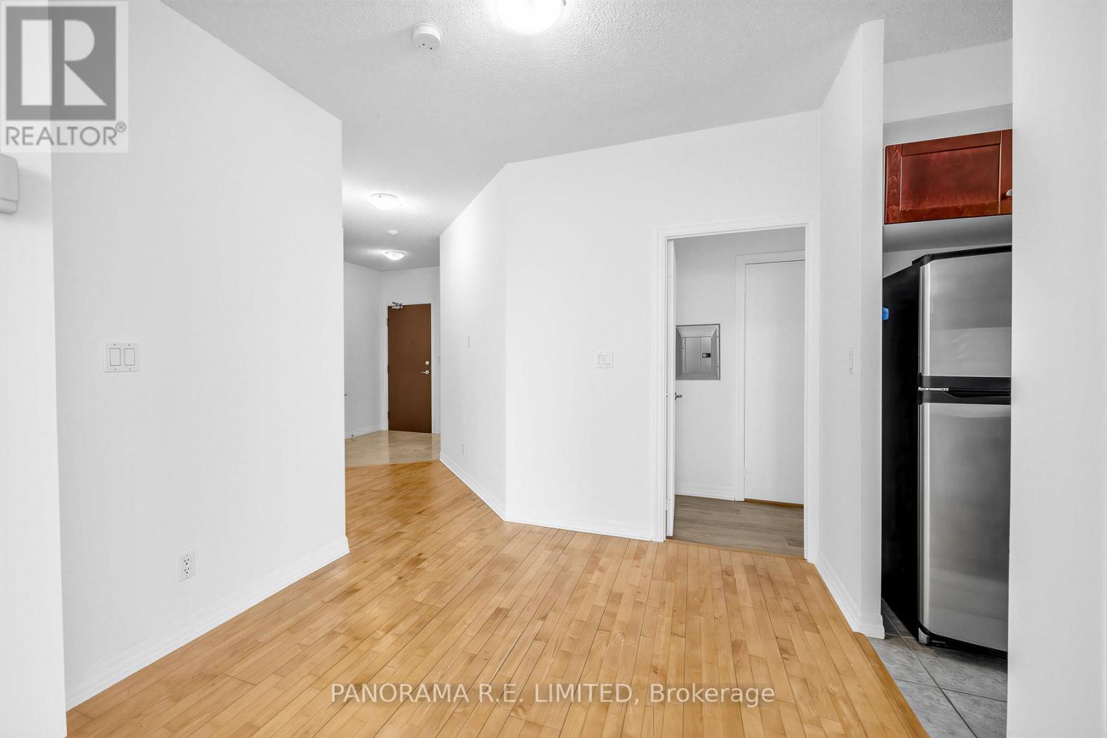 1705 - 1359 Rathburn Road E, Mississauga (Rathwood), Ontario  L4W 5P7 - Photo 6 - W12778332