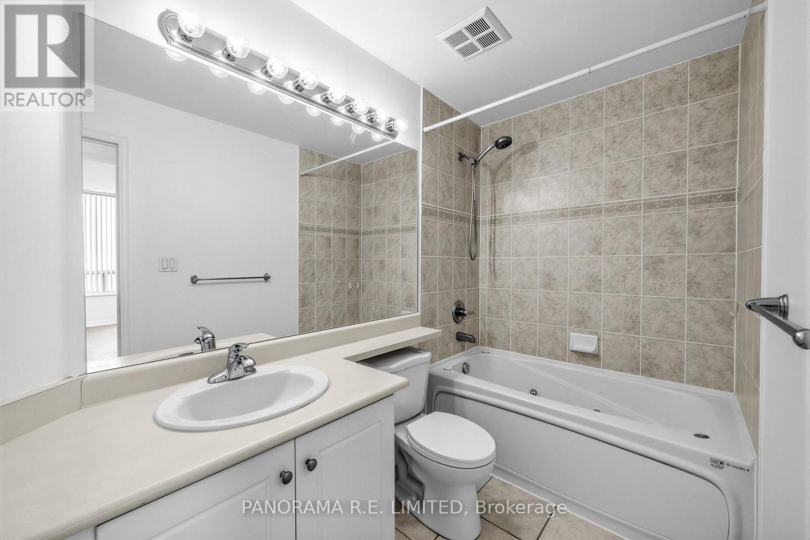 1705 - 1359 Rathburn Road E, Mississauga (Rathwood), Ontario  L4W 5P7 - Photo 17 - W12778332