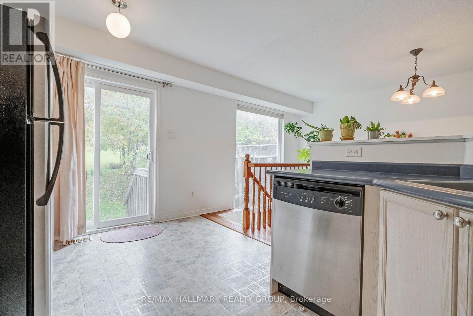 548 Aberfoyle Circle, Ottawa, Ontario  K2K 3R2 - Photo 17 - X12782912