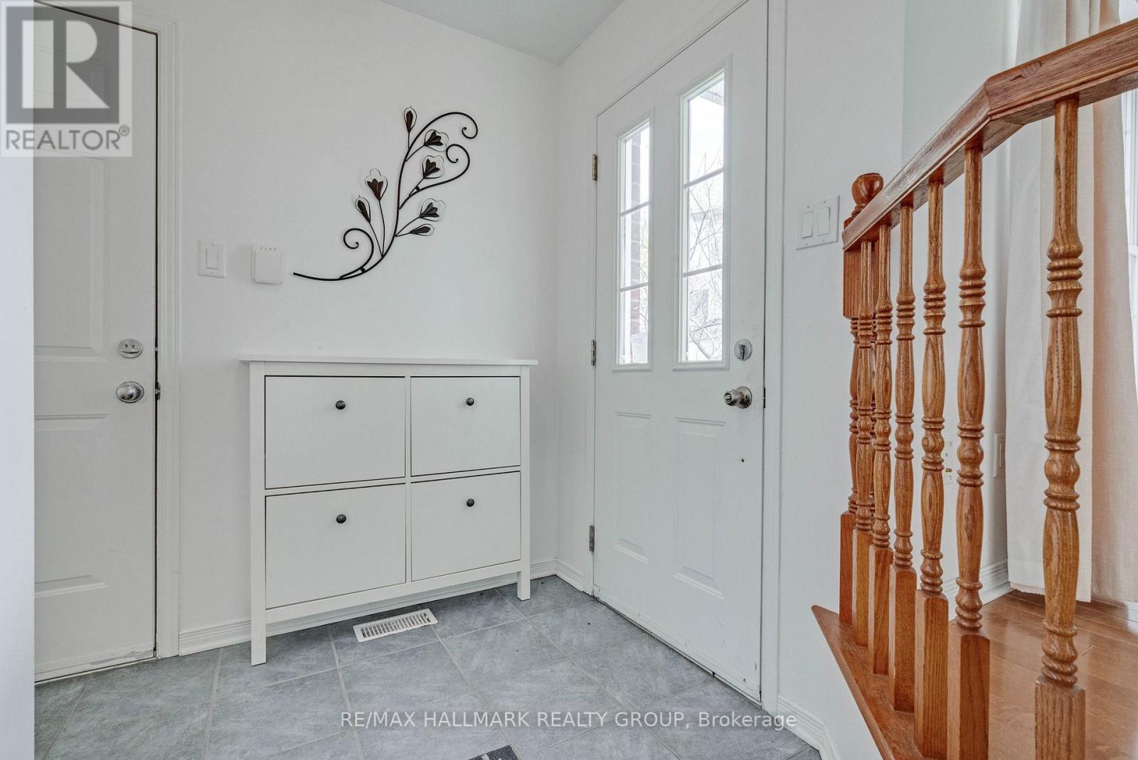 548 Aberfoyle Circle, Ottawa, Ontario  K2K 3R2 - Photo 5 - X12782912