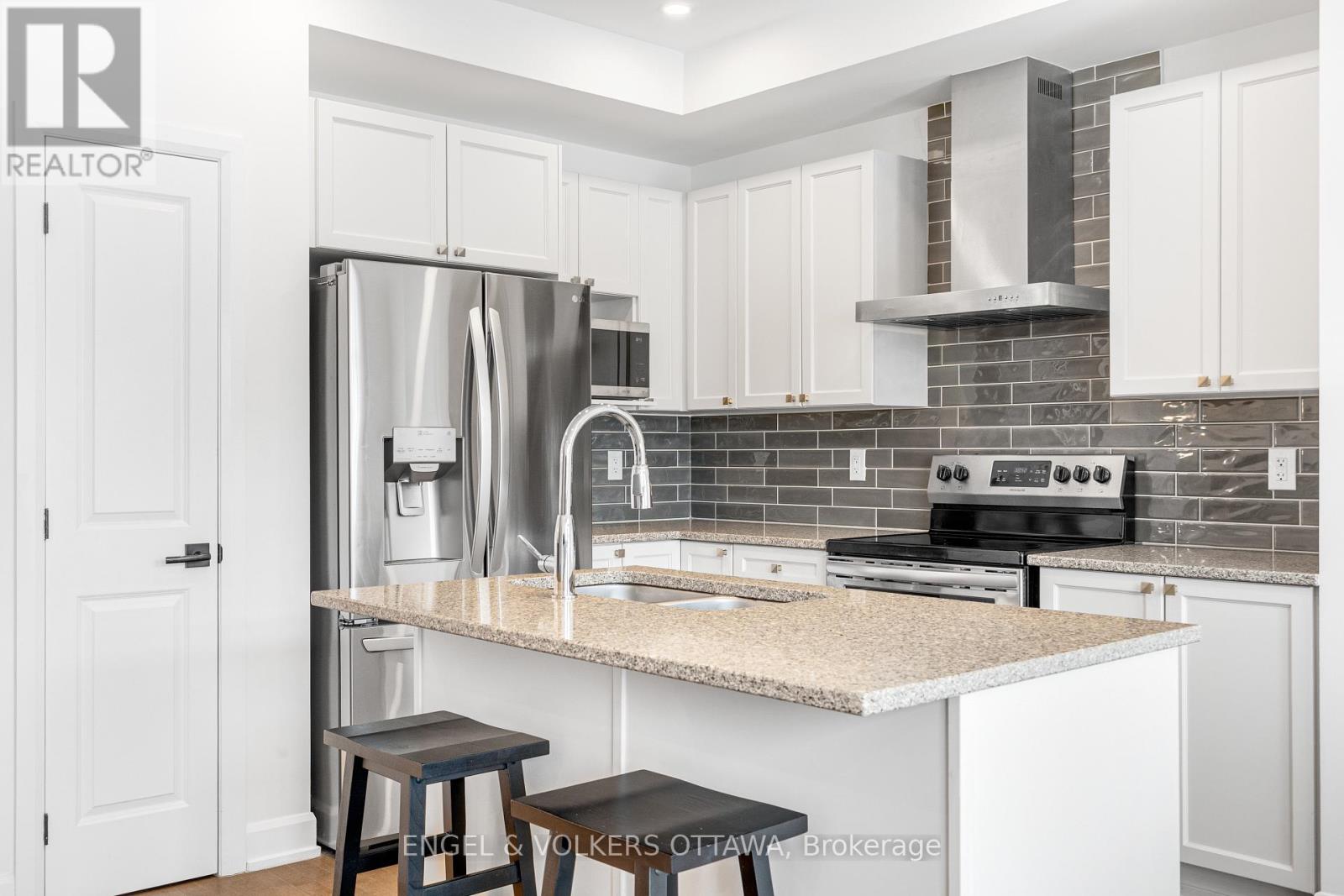 56 Gardenpost Terrace, Ottawa, Ontario  K4A 5H2 - Photo 12 - X12782930