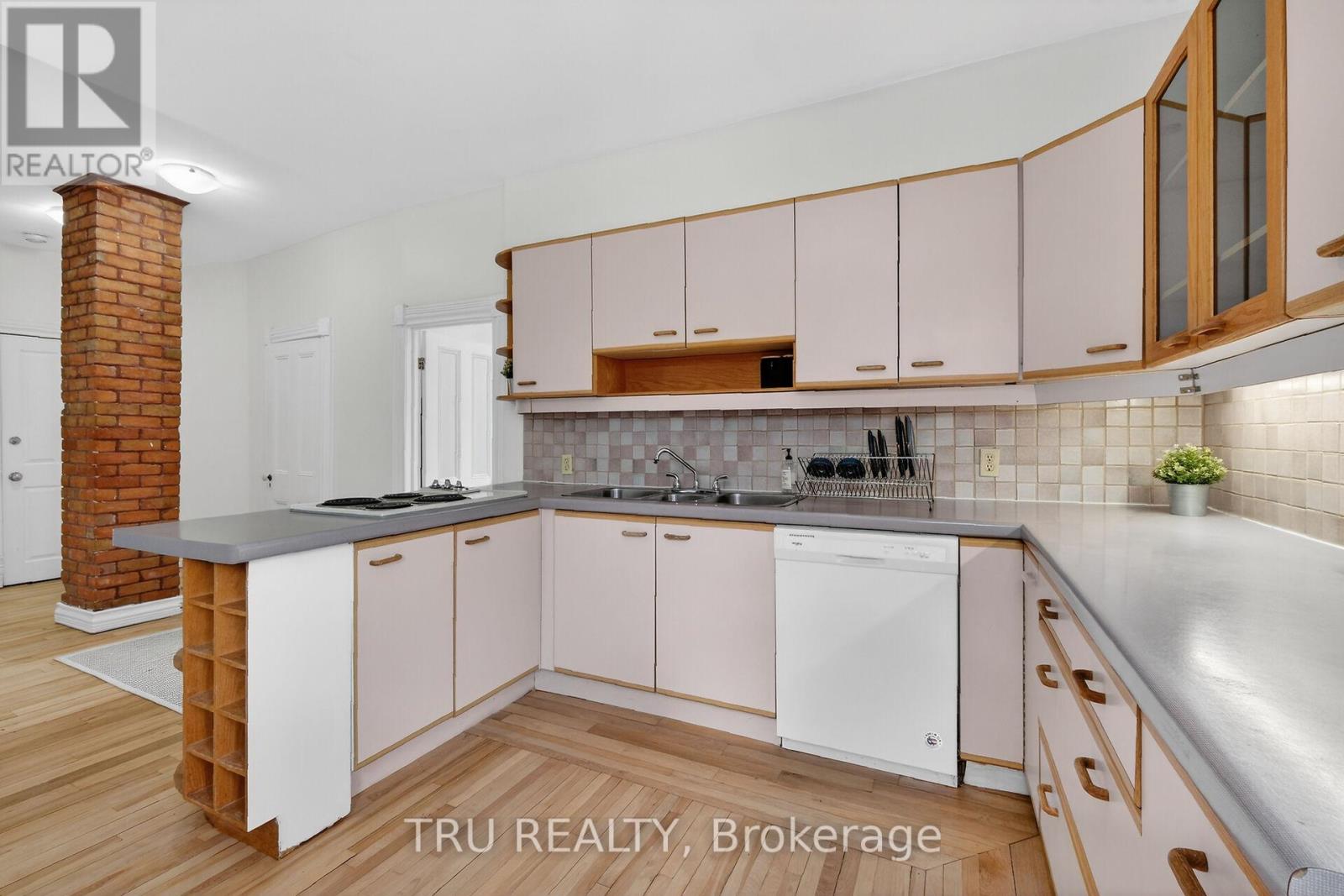 2 - 96 James Street, Ottawa, Ontario  K1R 5M3 - Photo 16 - X12783084