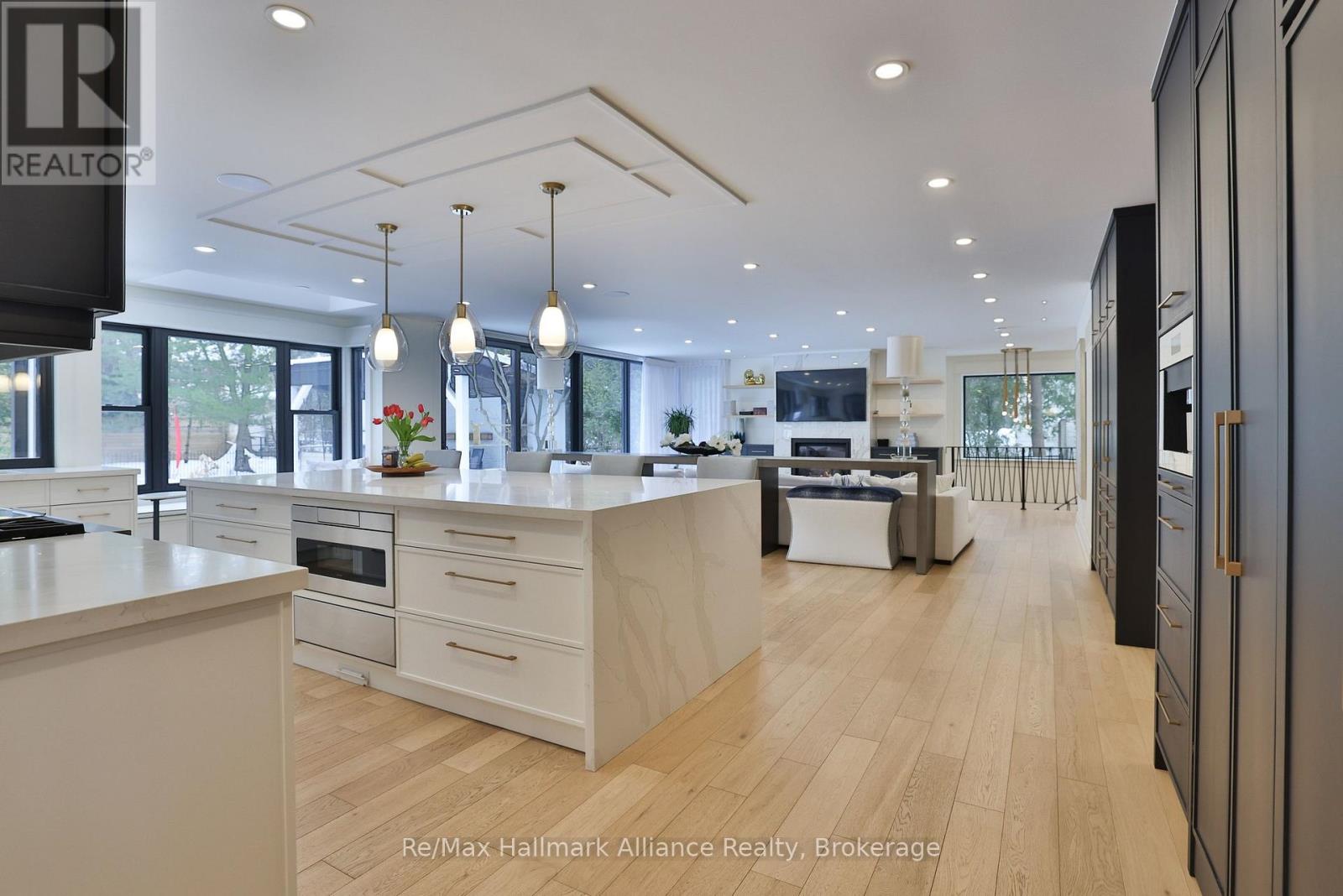 200 Chartwell Road, Oakville, Ontario  L6J 3Z8 - Photo 9 - W12783046