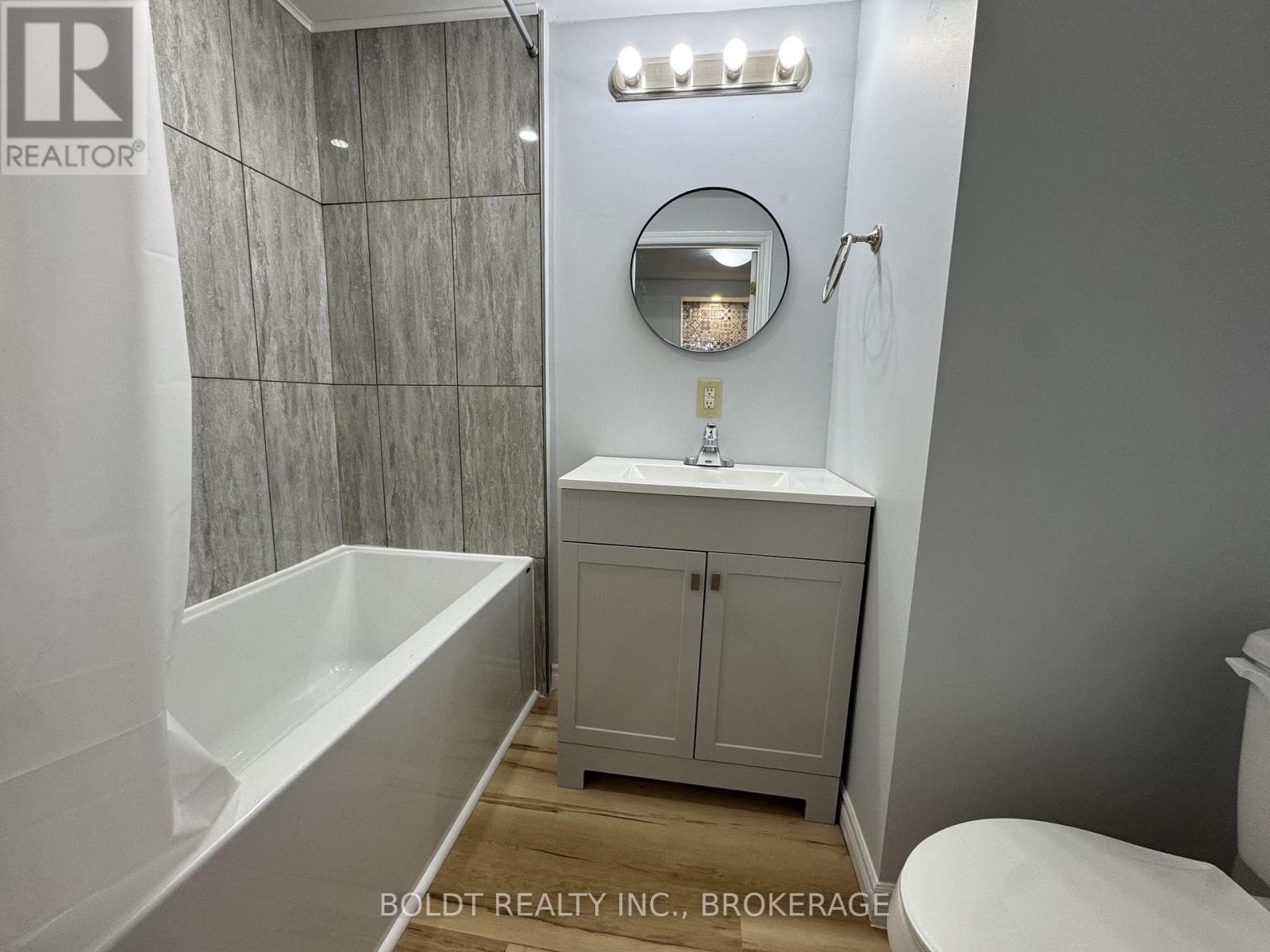 2 - 396 Oxford Avenue, Fort Erie, Ontario  L0S 1B0 - Photo 7 - X12782914