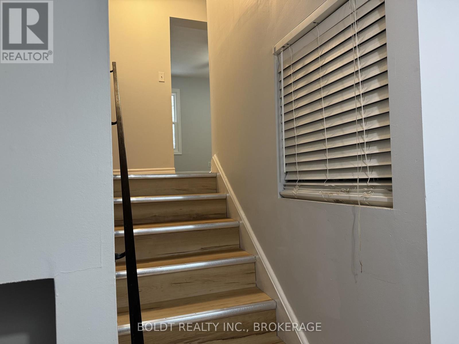 2 - 396 Oxford Avenue, Fort Erie, Ontario  L0S 1B0 - Photo 8 - X12782914