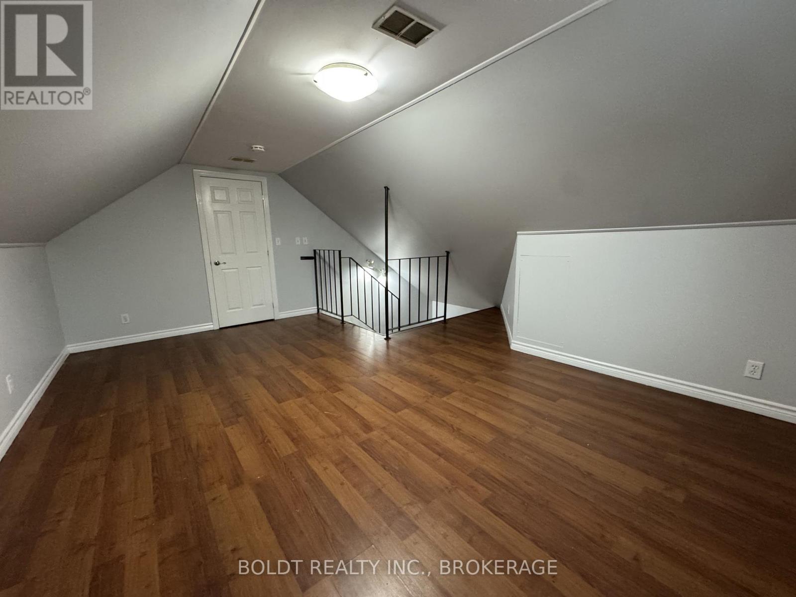 2 - 396 Oxford Avenue, Fort Erie, Ontario  L0S 1B0 - Photo 9 - X12782914