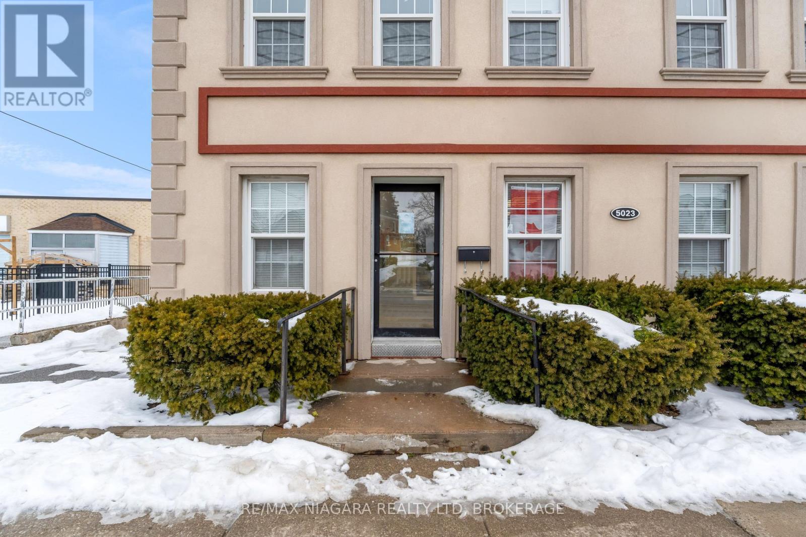 5023 King Street, Lincoln (Beamsville), Ontario  L0R 1B0 - Photo 3 - X12783112