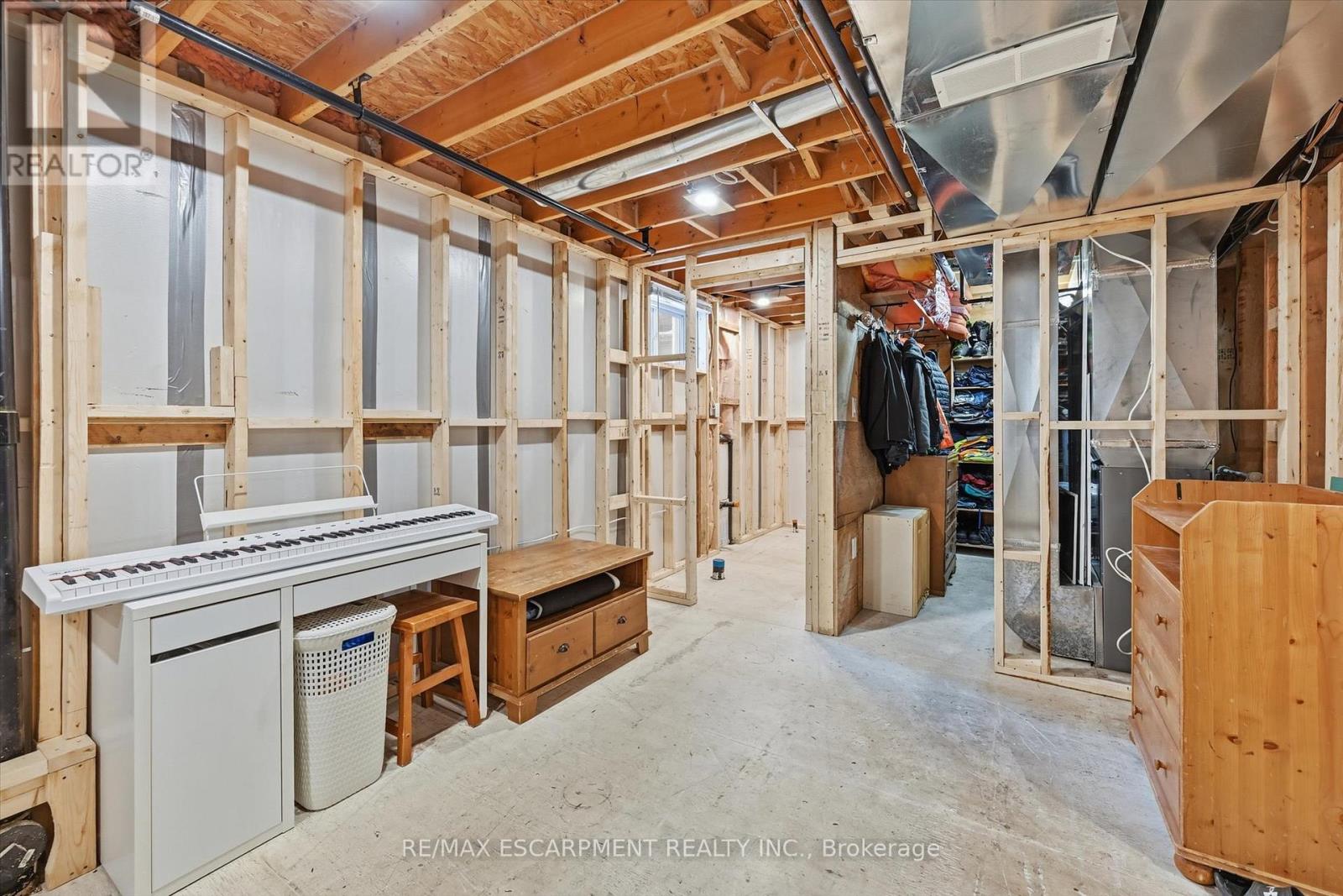 41 Tanglewood Drive, Hamilton, Ontario  L0R 1C0 - Photo 36 - X12780142