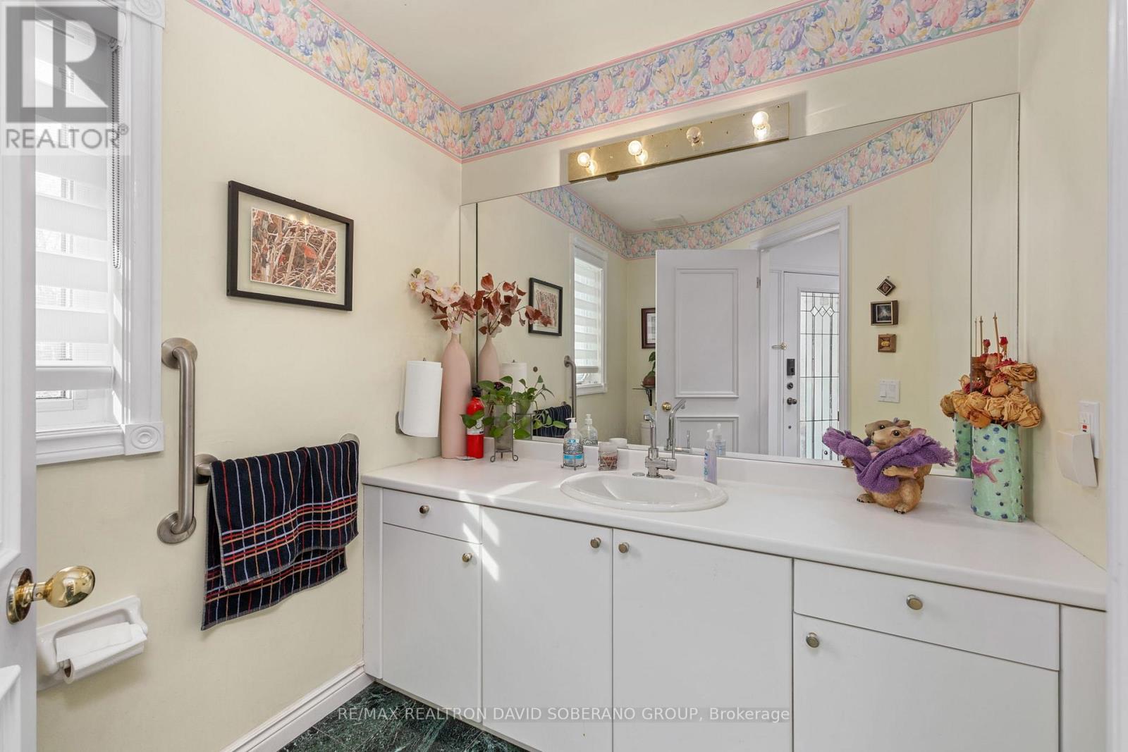 11 Thamesford Court, Toronto, Ontario  M3H 5Z9 - Photo 17 - C12782920