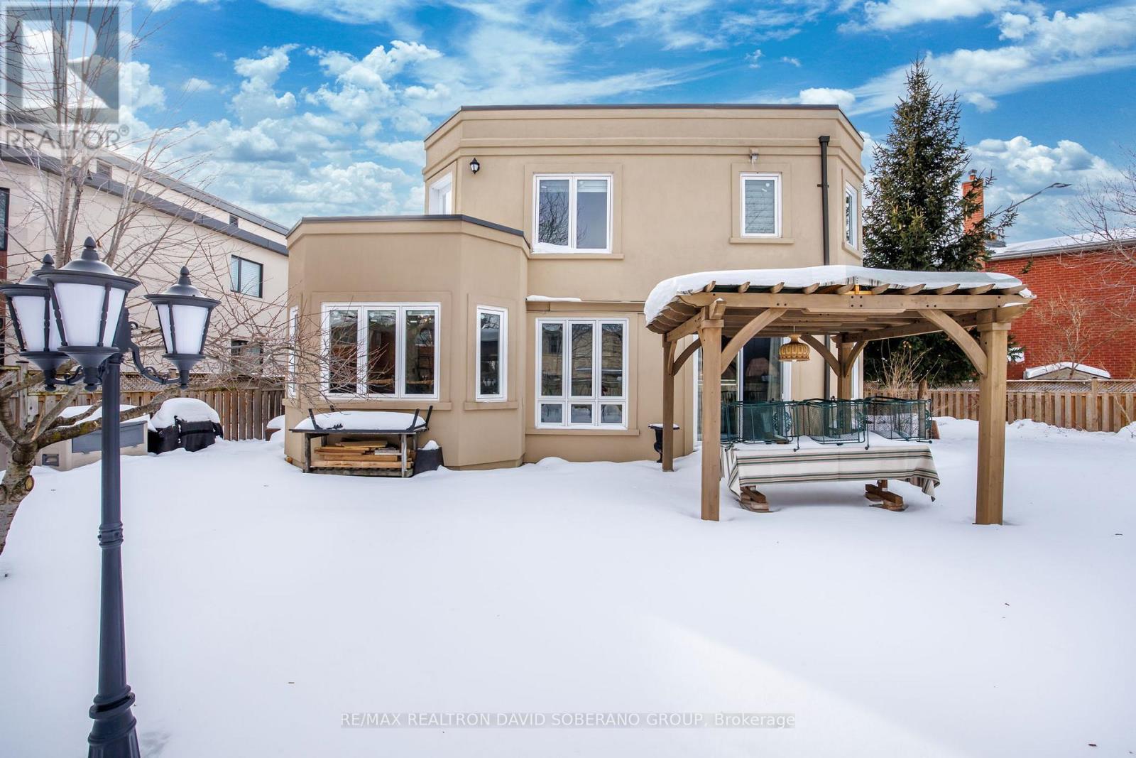 11 Thamesford Court, Toronto, Ontario  M3H 5Z9 - Photo 32 - C12782920