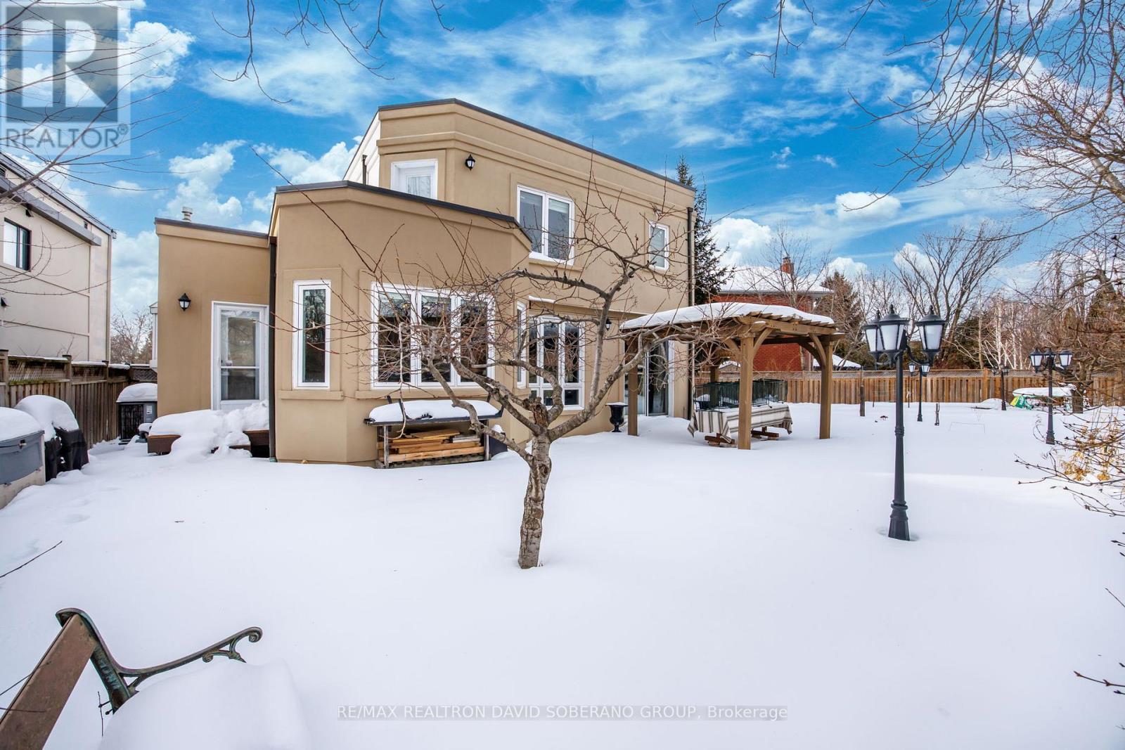 11 Thamesford Court, Toronto, Ontario  M3H 5Z9 - Photo 34 - C12782920