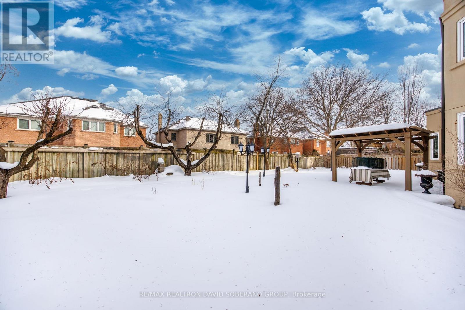 11 Thamesford Court, Toronto, Ontario  M3H 5Z9 - Photo 36 - C12782920