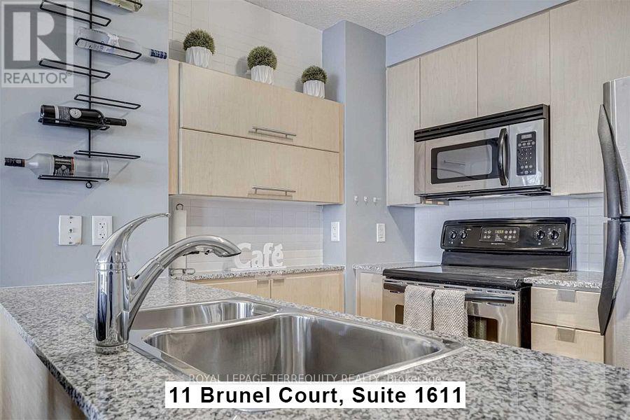 1611 - 11 Brunel Court, Toronto, Ontario  M5V 3Y3 - Photo 4 - C12782928