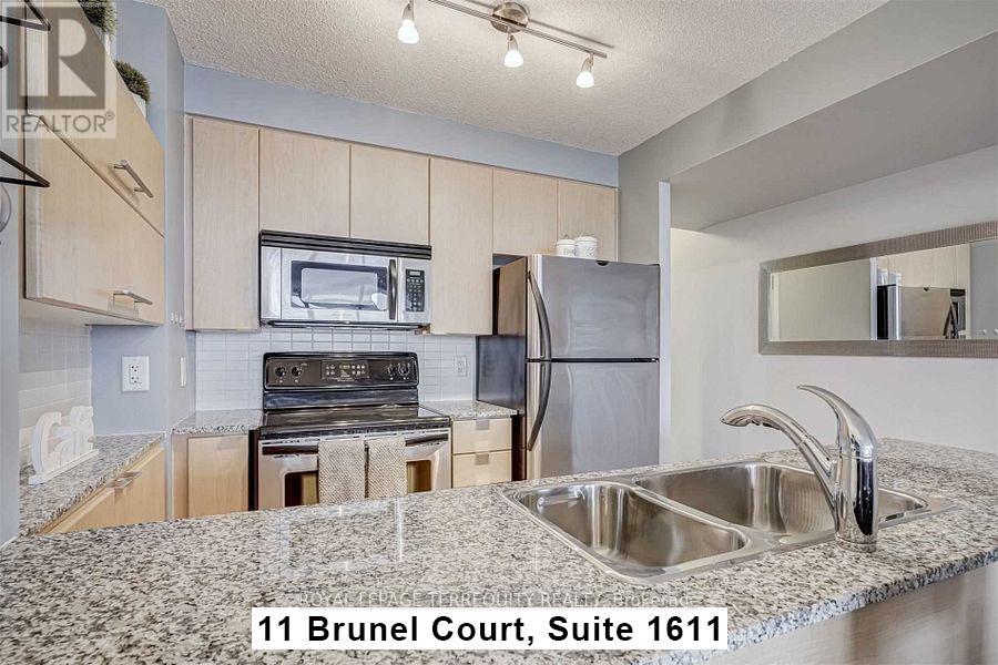 1611 - 11 Brunel Court, Toronto, Ontario  M5V 3Y3 - Photo 5 - C12782928