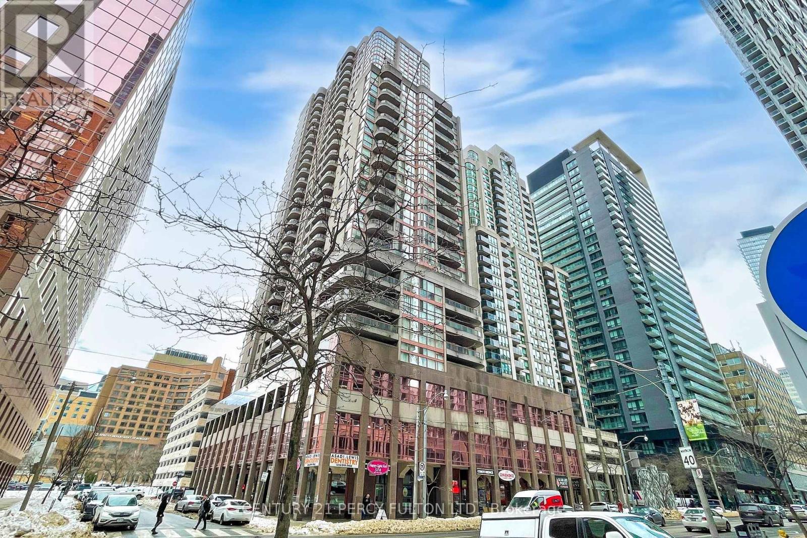703 - 736 Bay Street, Toronto, Ontario  M5G 2M4 - Photo 2 - C12782966