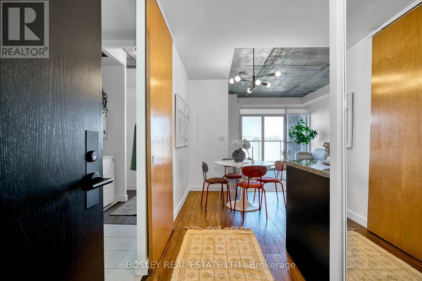 1104 - 1 Shaw Street, Toronto, Ontario  M6K 0A1 - Photo 2 - C12782994