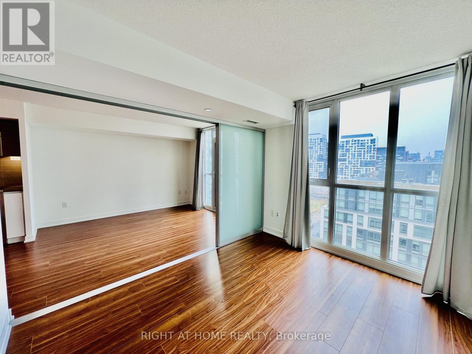 1109 - 85 Queens Wharf Road, Toronto, Ontario  M5V 0J9 - Photo 10 - C12783044