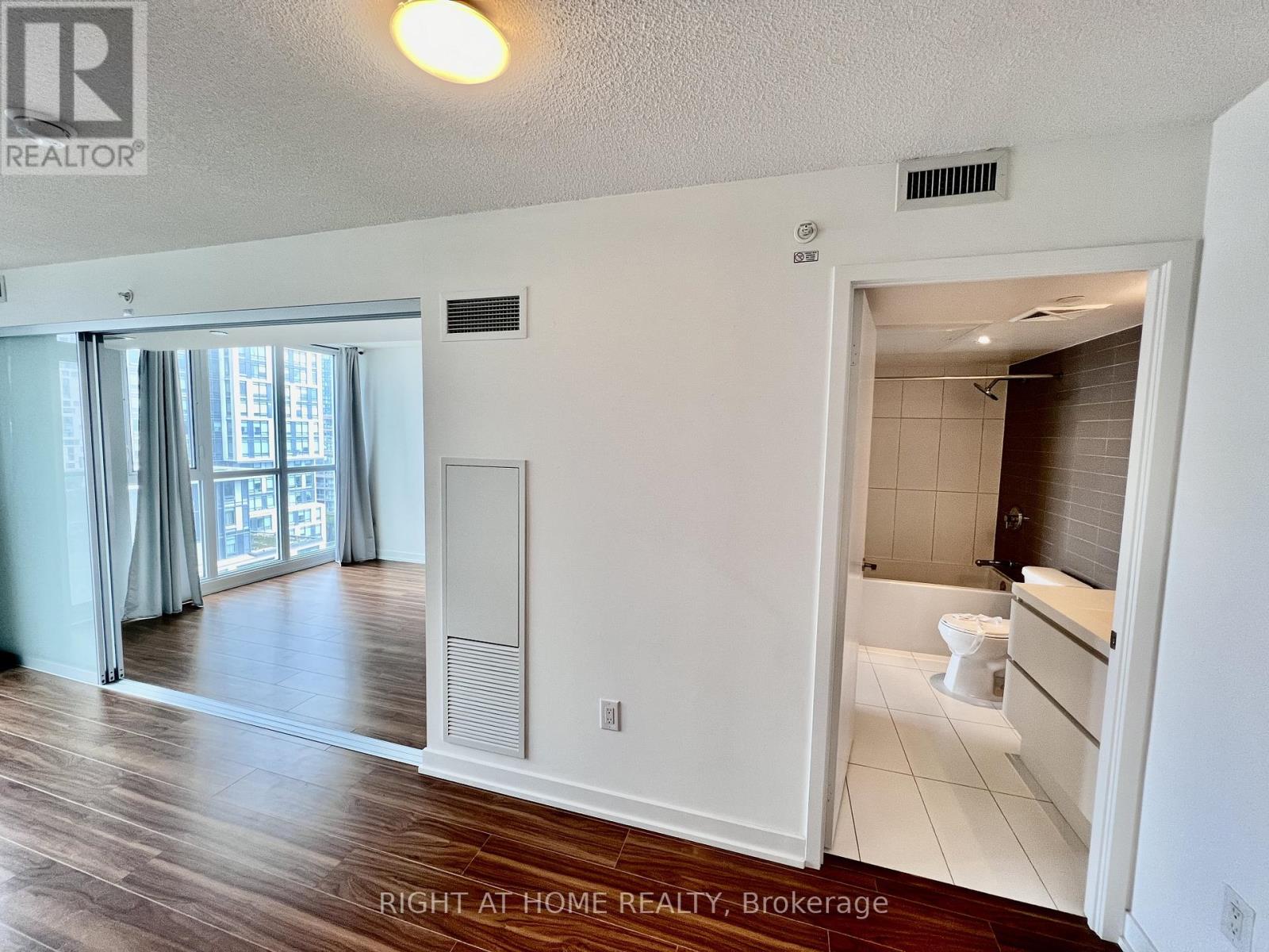 1109 - 85 Queens Wharf Road, Toronto, Ontario  M5V 0J9 - Photo 5 - C12783044