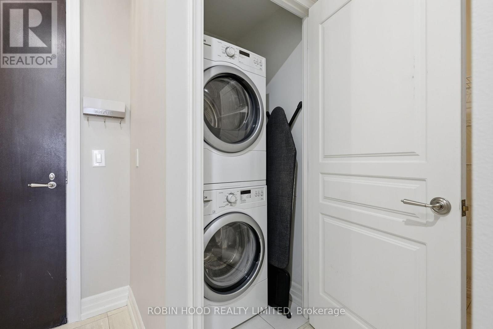 331 - 21 Burkebrook Place, Toronto, Ontario  M4G 0A2 - Photo 32 - C12783094