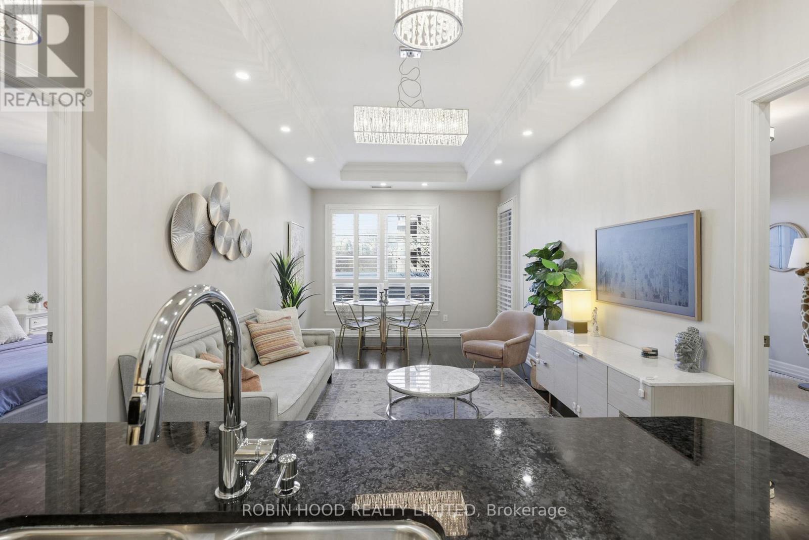 331 - 21 Burkebrook Place, Toronto, Ontario  M4G 0A2 - Photo 9 - C12783094