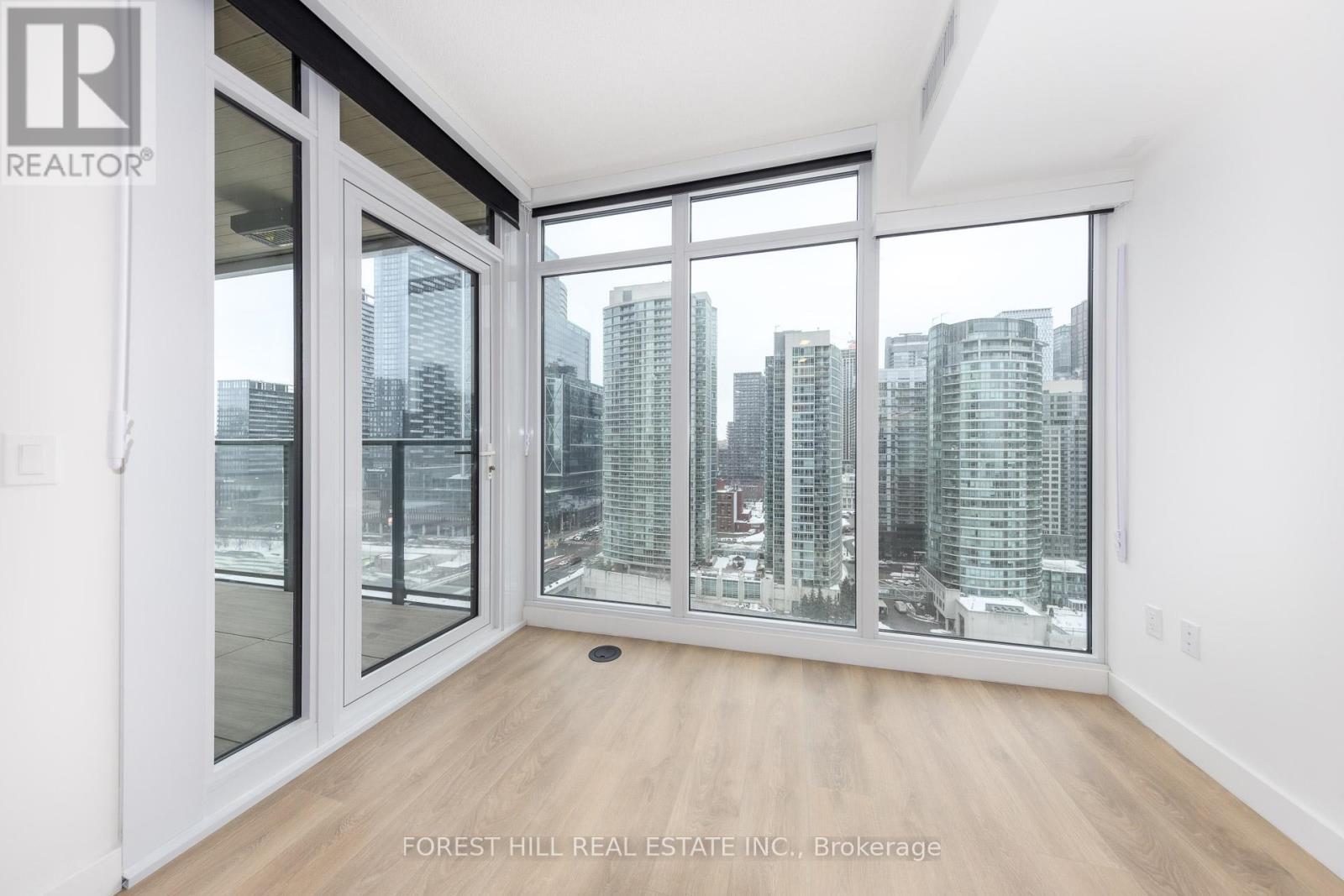 1701 - 1 Concord Cityplace Way, Toronto, Ontario  M5V 0X3 - Photo 9 - C12776392