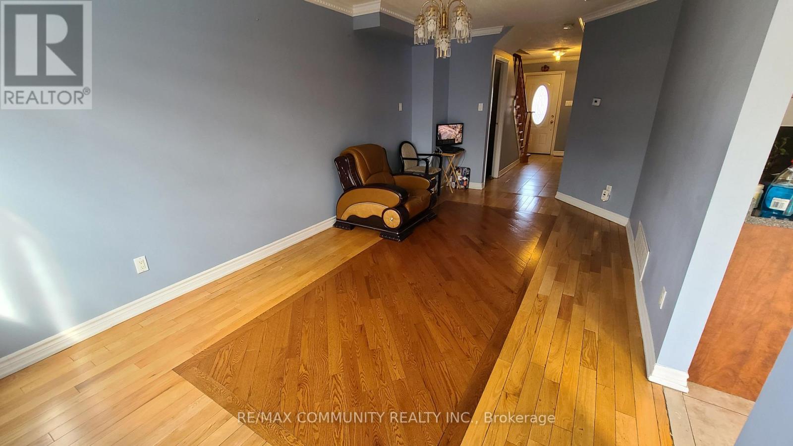 Main & 2nd Floor - 16 Fieldside Drive, Toronto, Ontario  M1V 3C5 - Photo 3 - E12783020