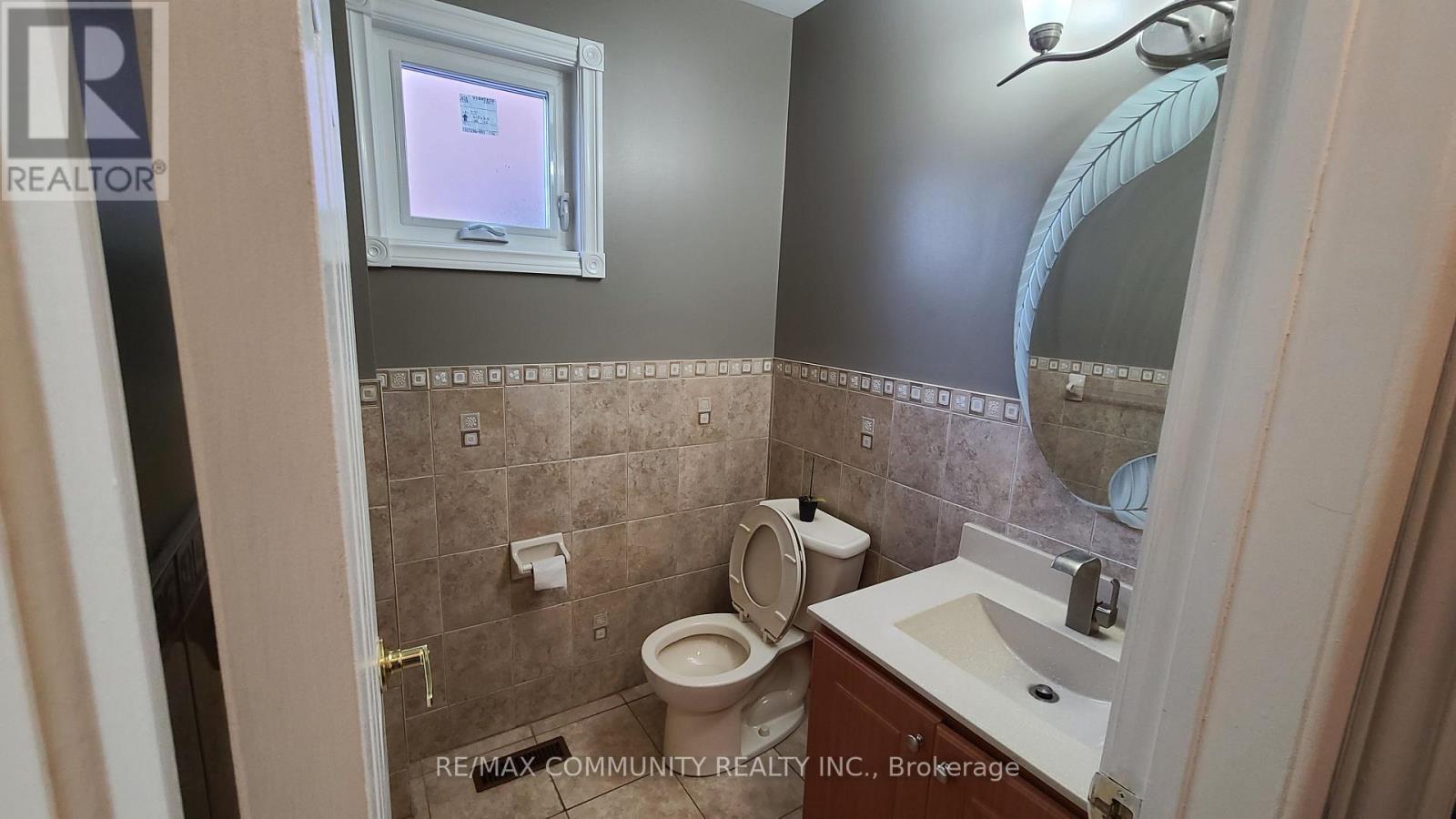 Main & 2nd Floor - 16 Fieldside Drive, Toronto, Ontario  M1V 3C5 - Photo 6 - E12783020